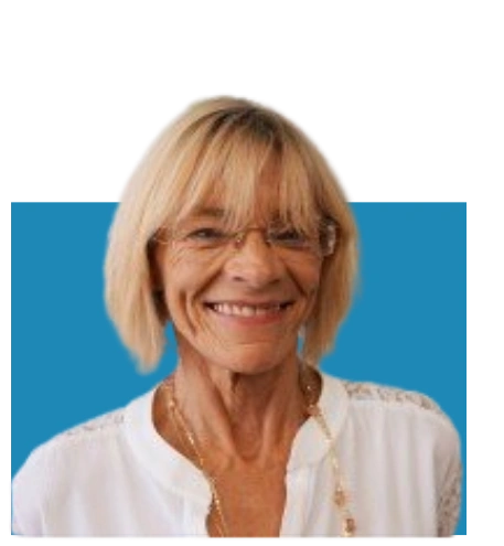 Gabriele_Schneider_Vorsitzende Porträt von Gabriele Schneider, Vorsitzende, lächelnd mit Brille vor einem blauen Hintergrund.